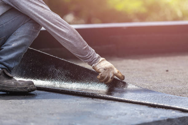 Professional Vapor Barrier Installation technician working in Manchester, MI